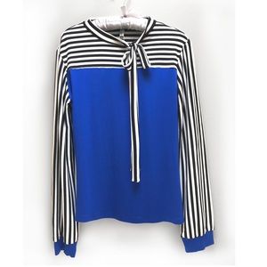 Knit top, NWT, by DRESSFO, very soft & light